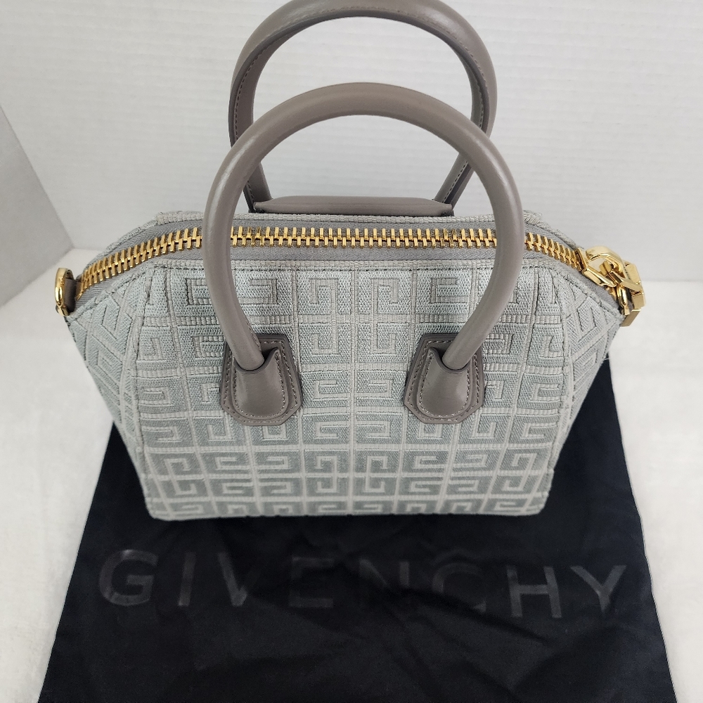 Givenchy handbag - Picture 9 of 17